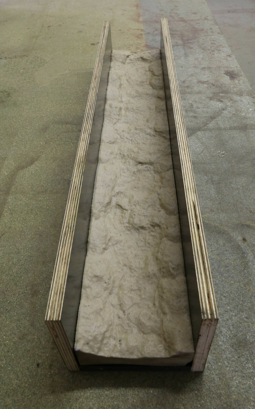 Stone Master Molds Chiseled Edge Concrete Countertop Edge Form Liner 8'x6"x2"