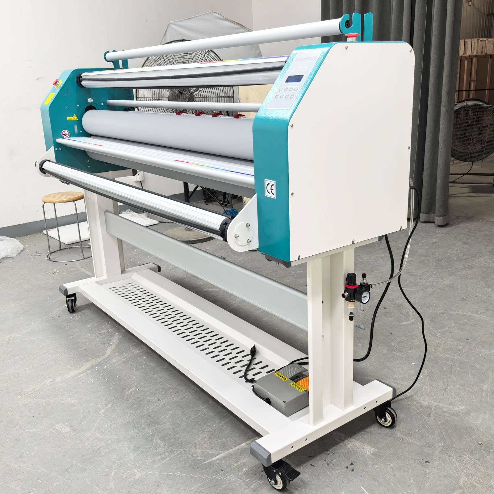 64 inch Fully Automatic Pneumatic Single-sided Laminating Machine Office 110V