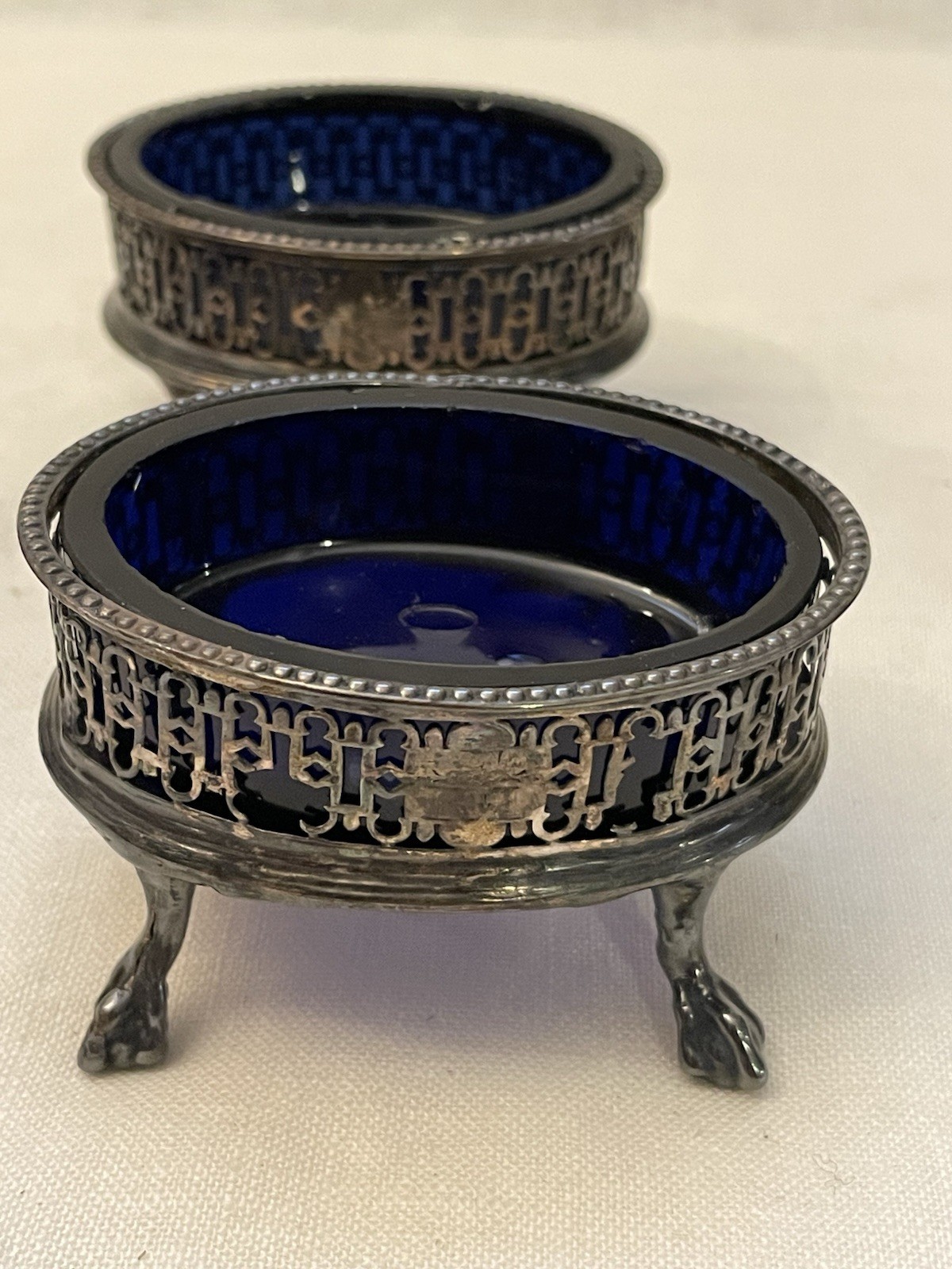 4 Victorian Sterling Silver Colbalt Salt Cellars with spoons (2 Stlg) 156g .925