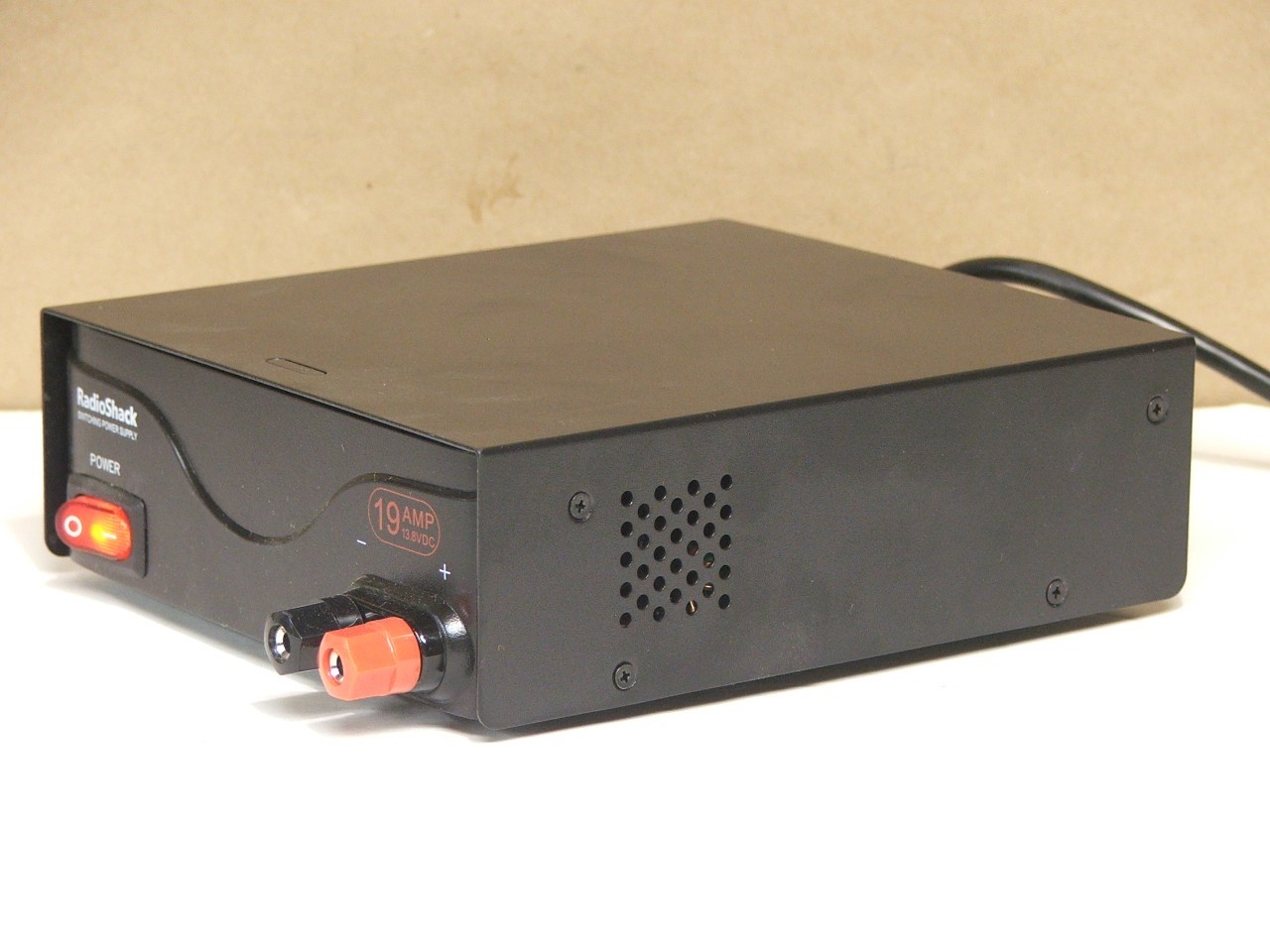 Radio Shack 13.8VDC 19A Power Supply 22-508B - BOXED WITH MANUAL