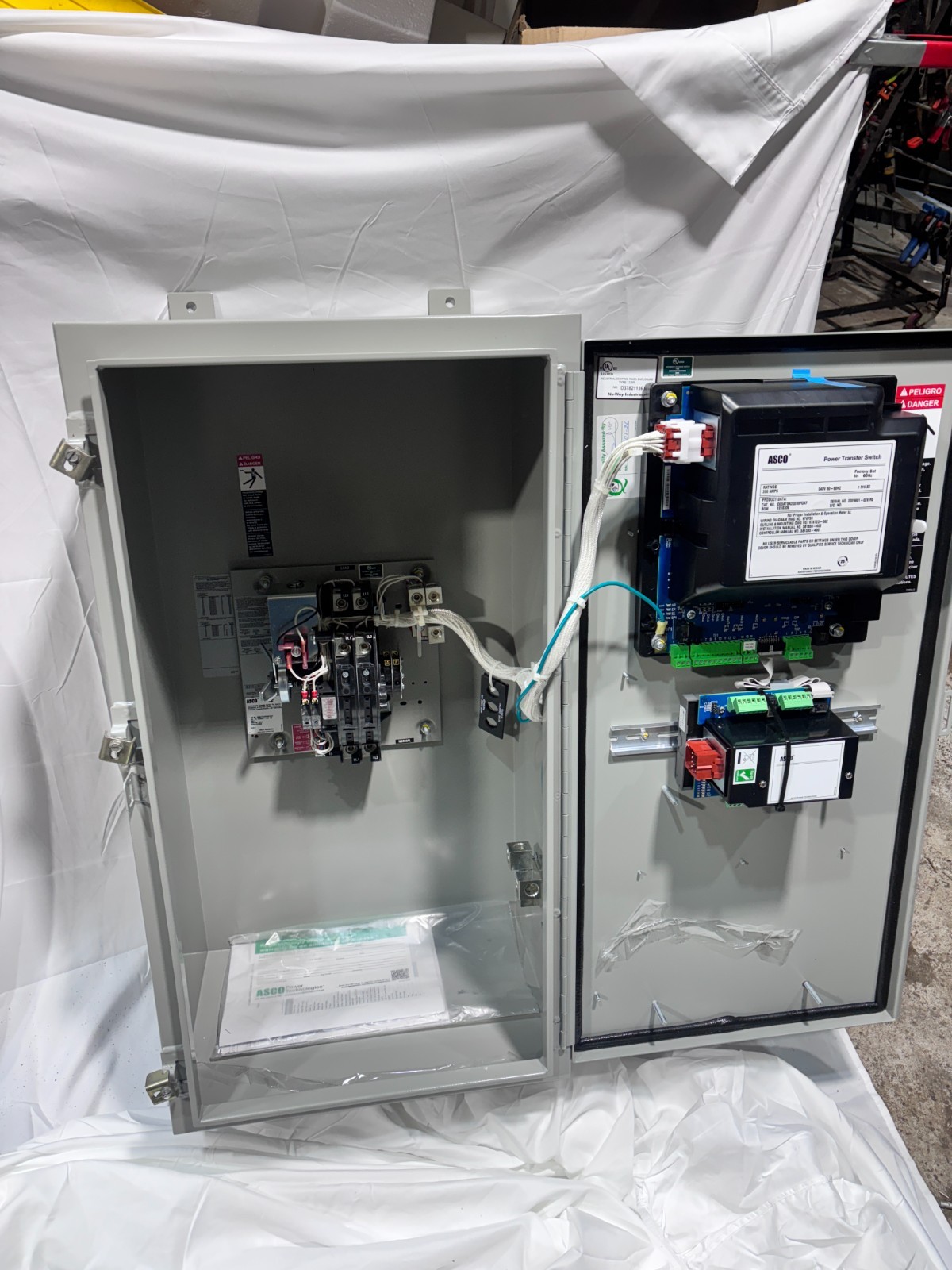 NIB - Automatic Transfer SwitchAsco 300 Series D03ATSA20200FGXF 200A 1ph 2 Pole