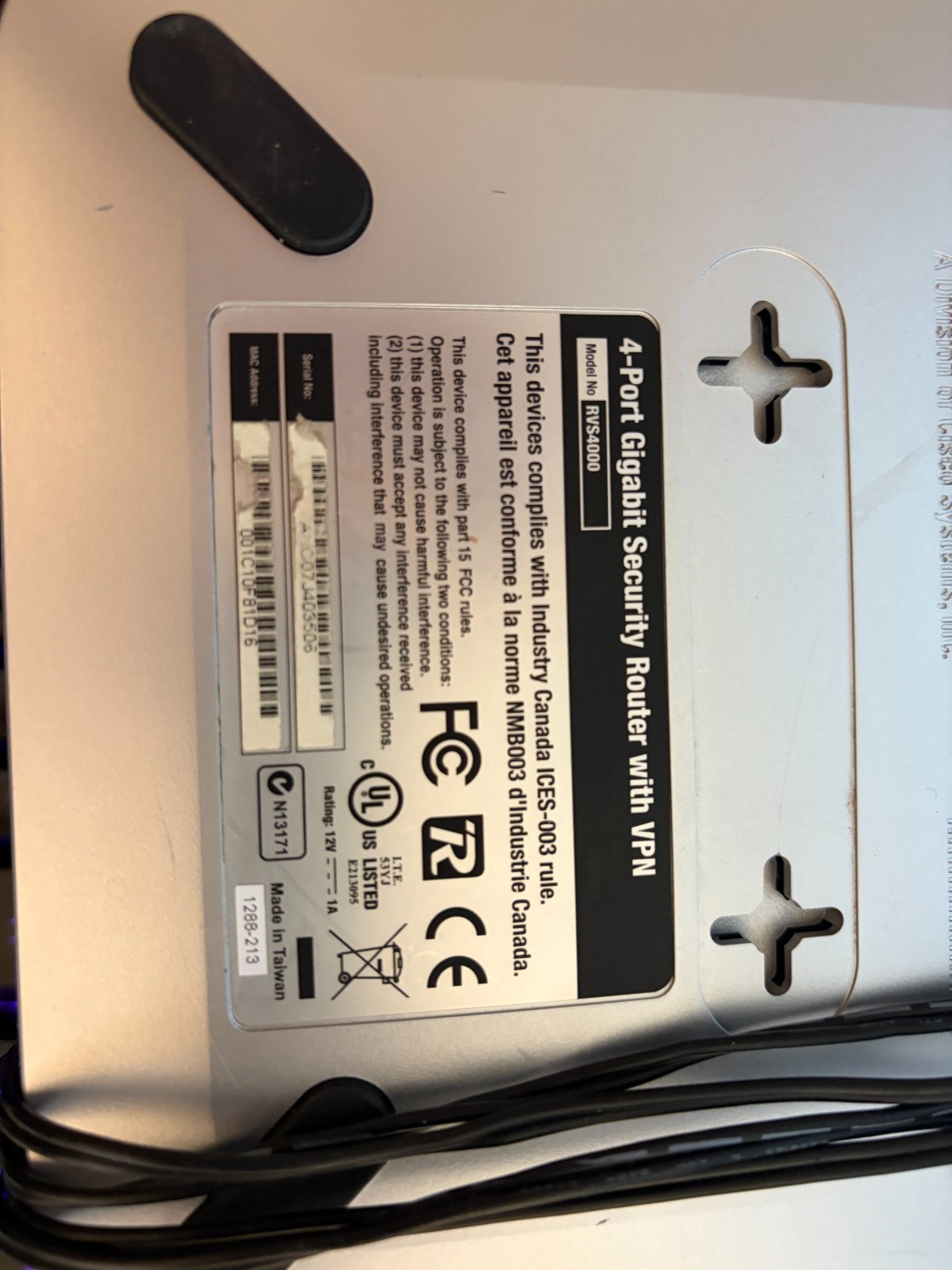 Linksys RVS4000 Gigabit Security Router w/VPN - w Power Adapter