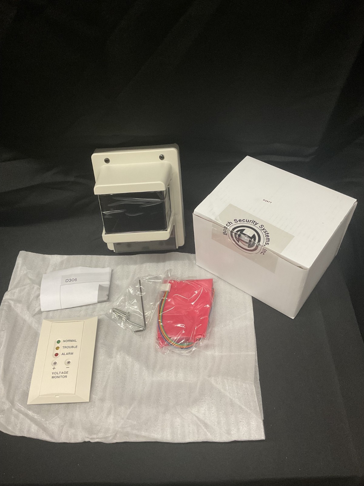 NEW Bosch D297 Long Range Beam Smoke Detector Transmitter, Receiver, Panel 12V