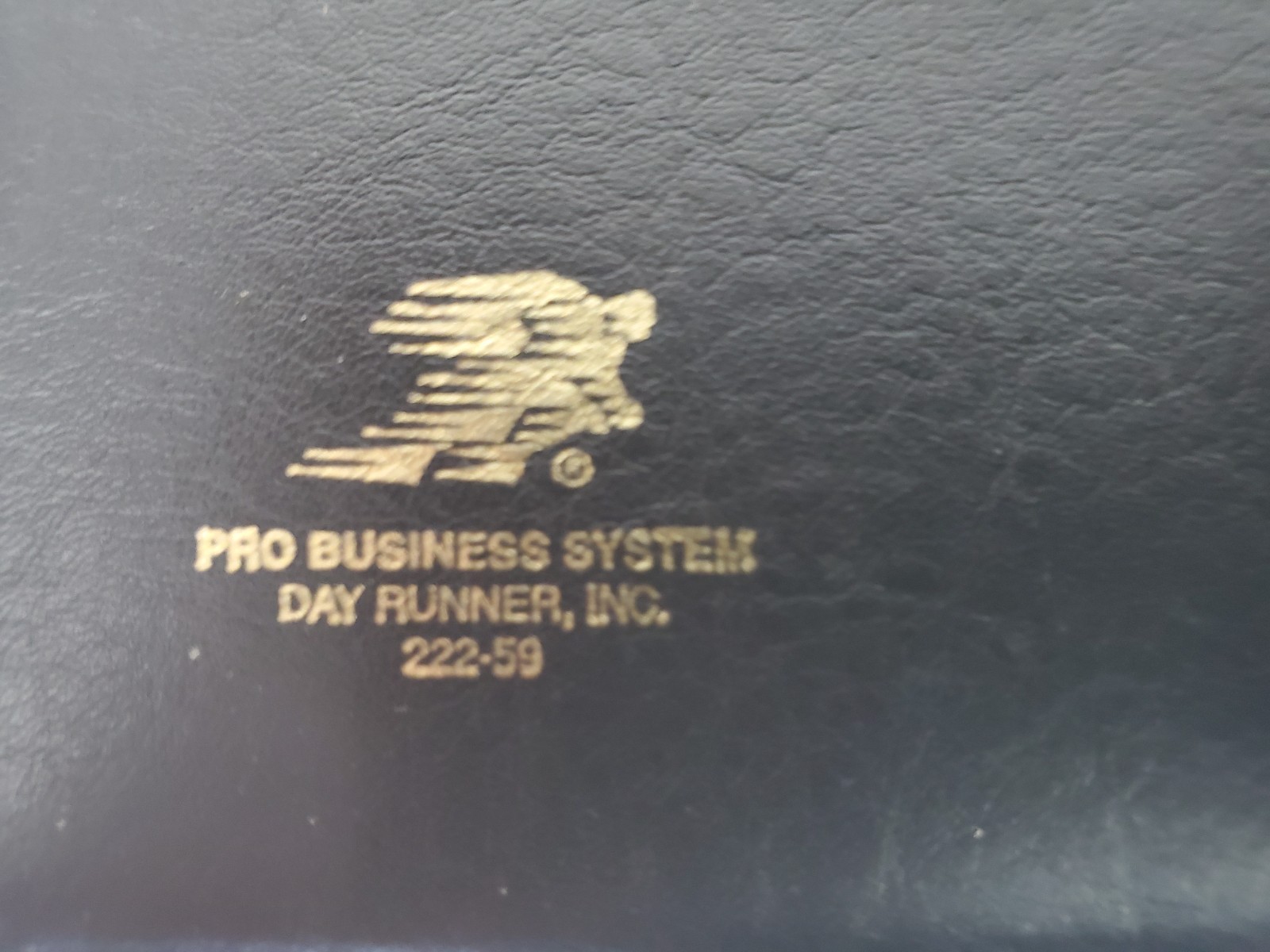 Day Runner Pro Business System 222-59 Organizer 7 Ring Binder maroon 8.5” by 9”