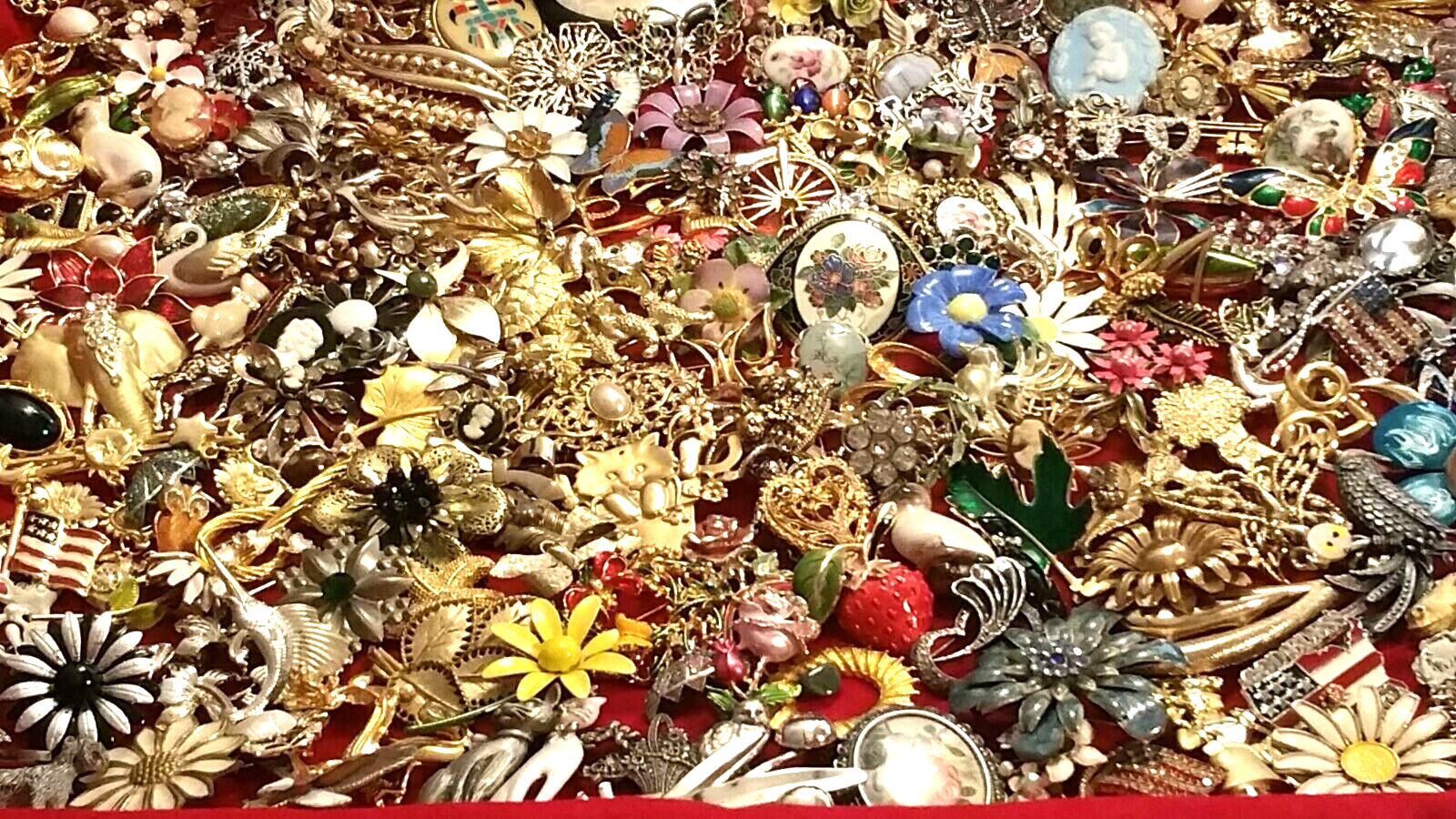 Vintage Costume Jewelry Lots Brooches Signed Unsigned *All Wear*