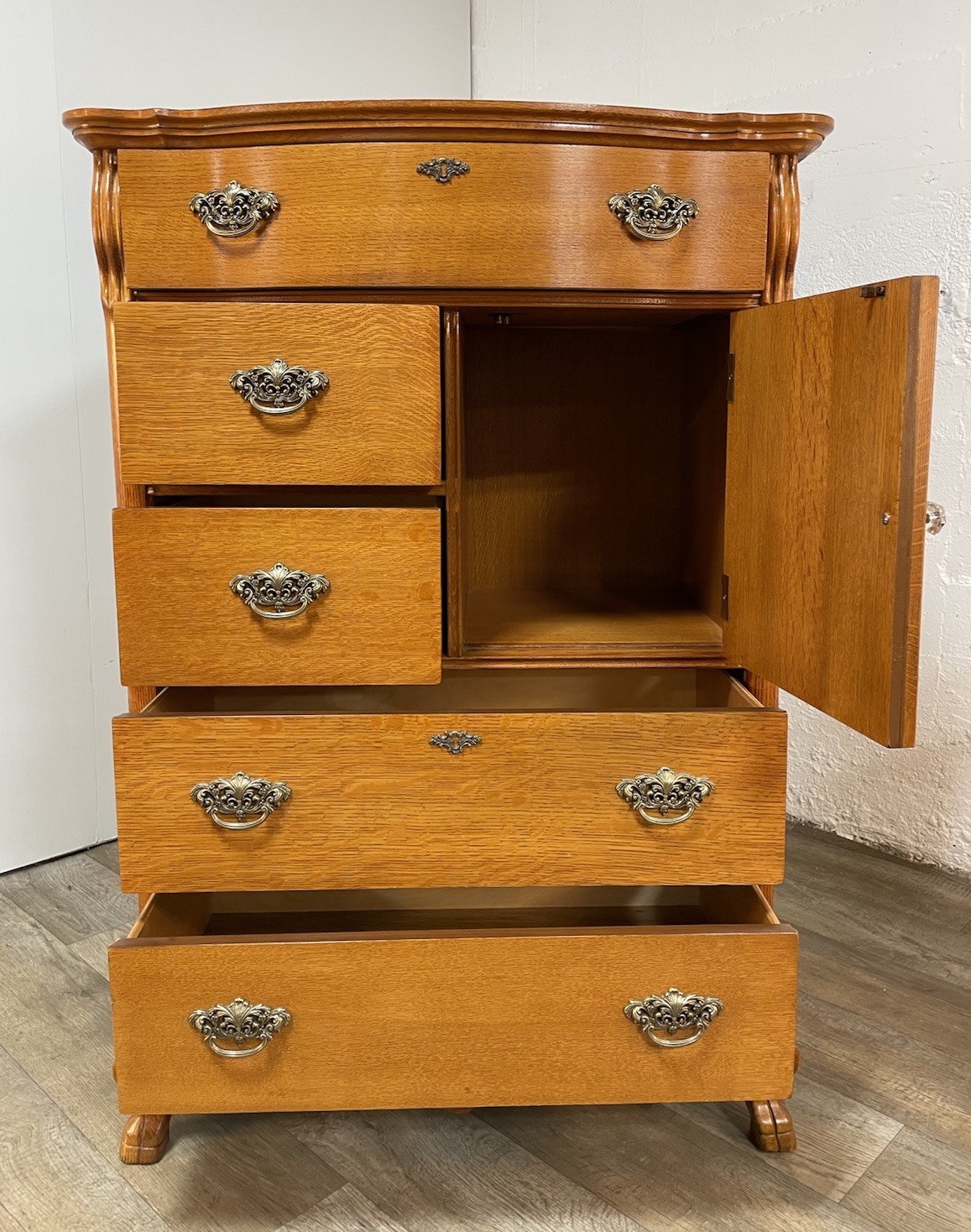 Lexington Furniture Door Chest Victorian Sampler Collection