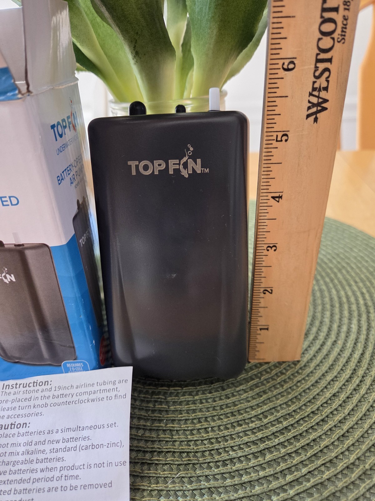 Top Fin Battery Operated Air Pump. Includes 19" Airline Tubing & Air Stone NEW