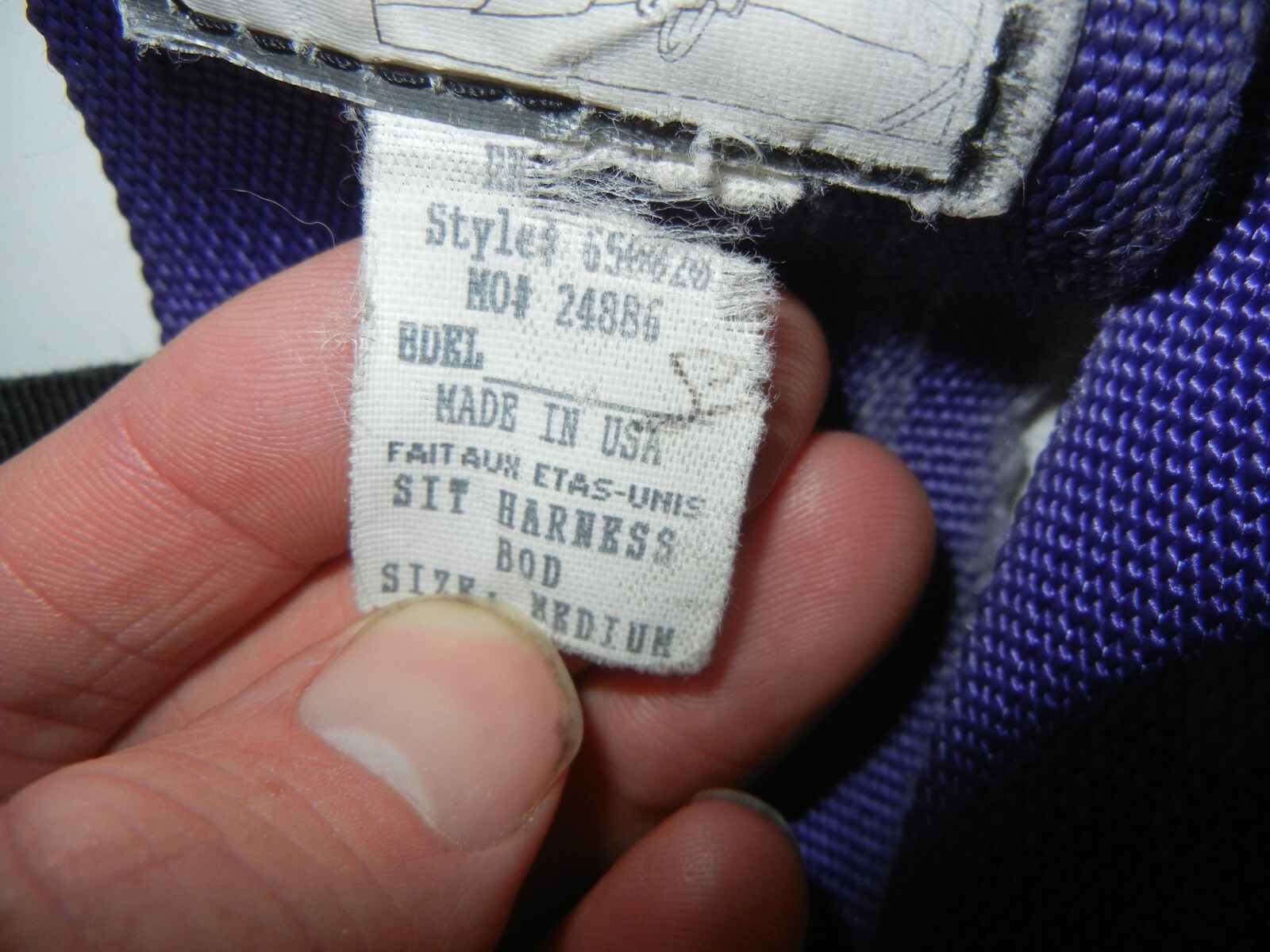 MADE IN USA Purple SIT CLIMBING HARNESS MODEL #24886 Rock Wall Gym Sz MEDIUM