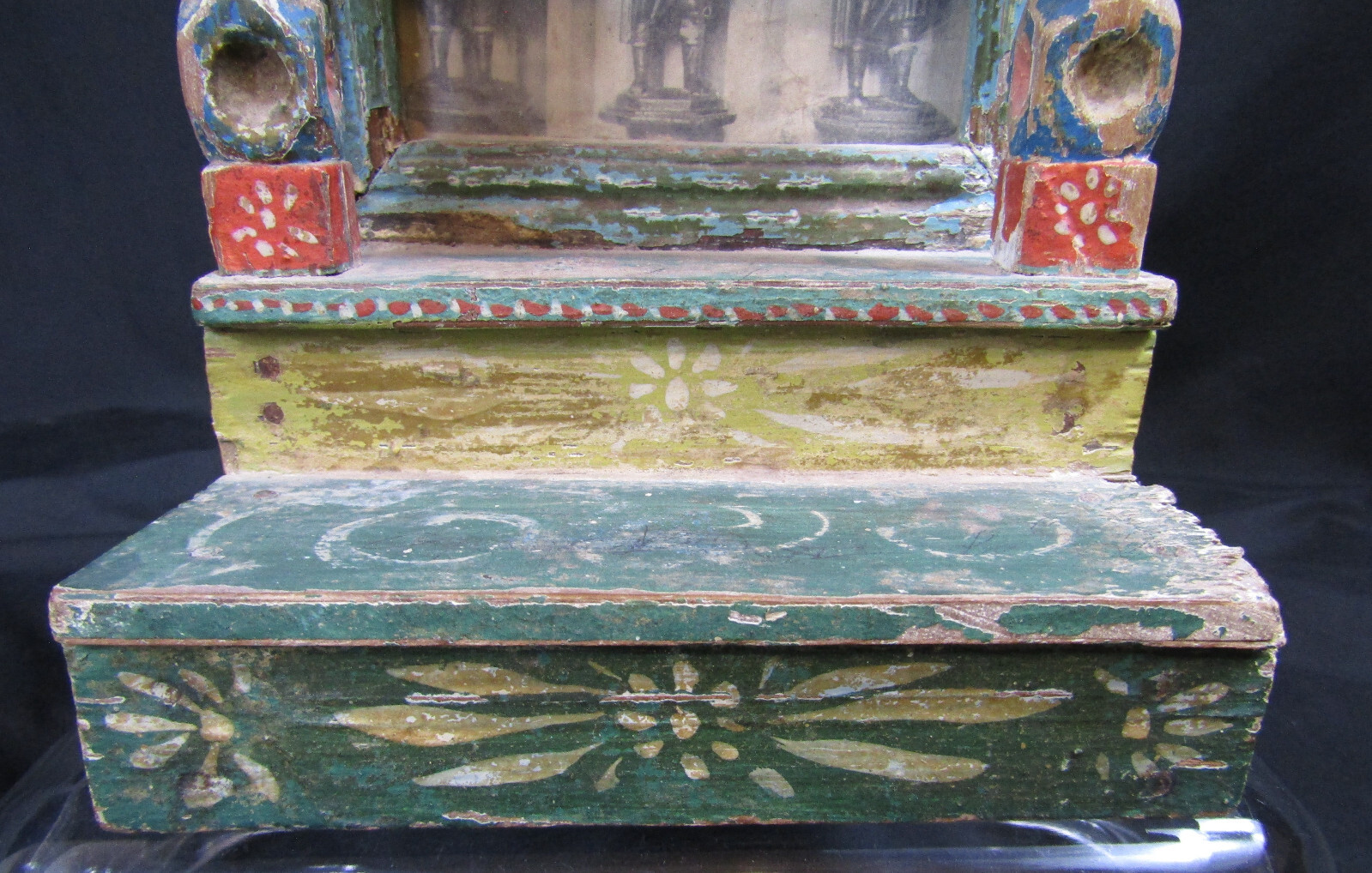 ANTIQUE MEXICAN WOOD NICHO/SHRINE WITH 3 WISE MEN RELIGIOUS ARTIFACT