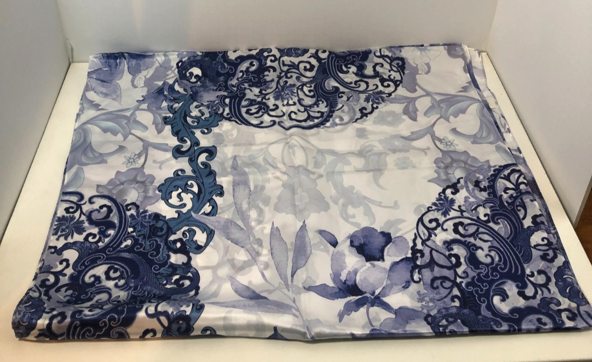 ASILK Scarf, Blue and White, 100% Silk, China, 66.9" x 21.7"