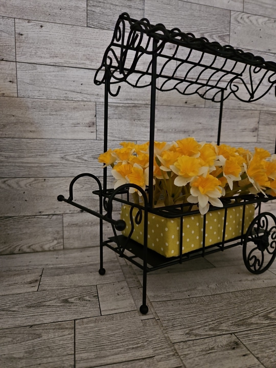 Byers Choice Caroler Signed Lady 15" Tall Daffodils Metal Cart Spring Easter