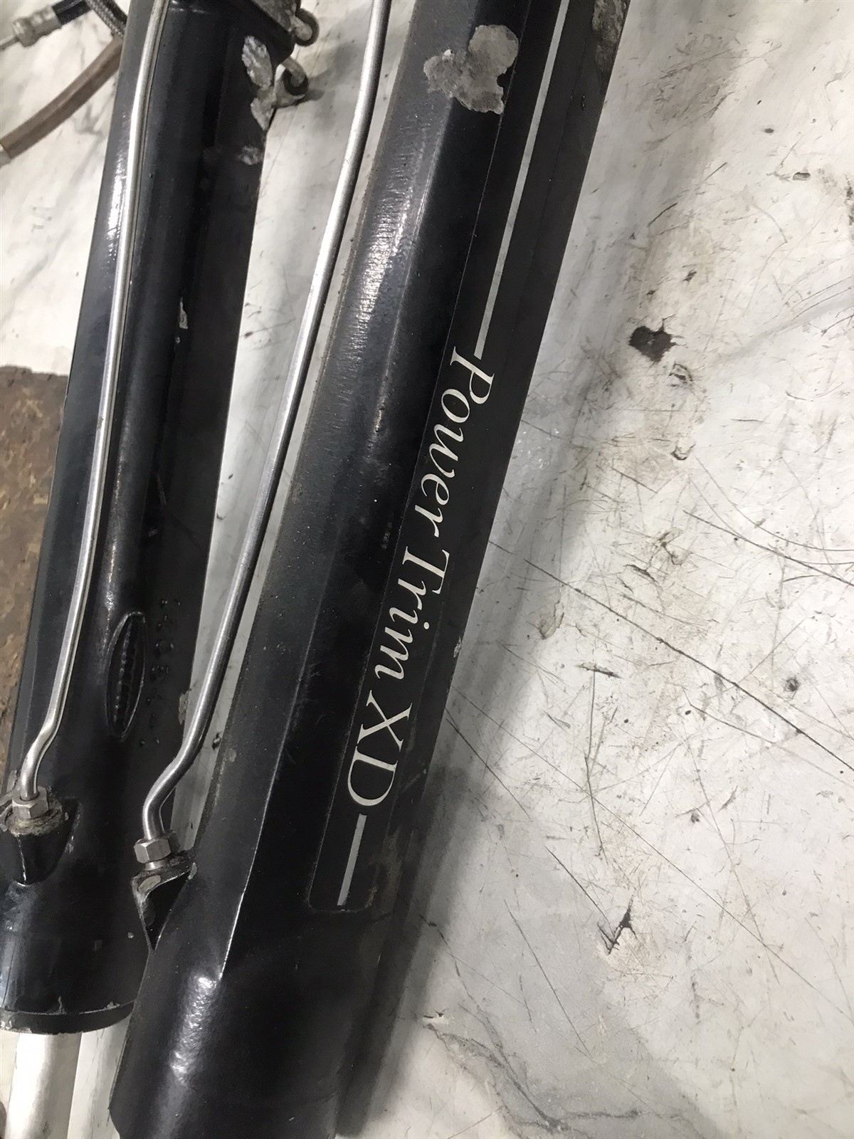 Mercury MerCruiser Alpha Bravo trim tilt lift hydraulic cylinders power trim XD