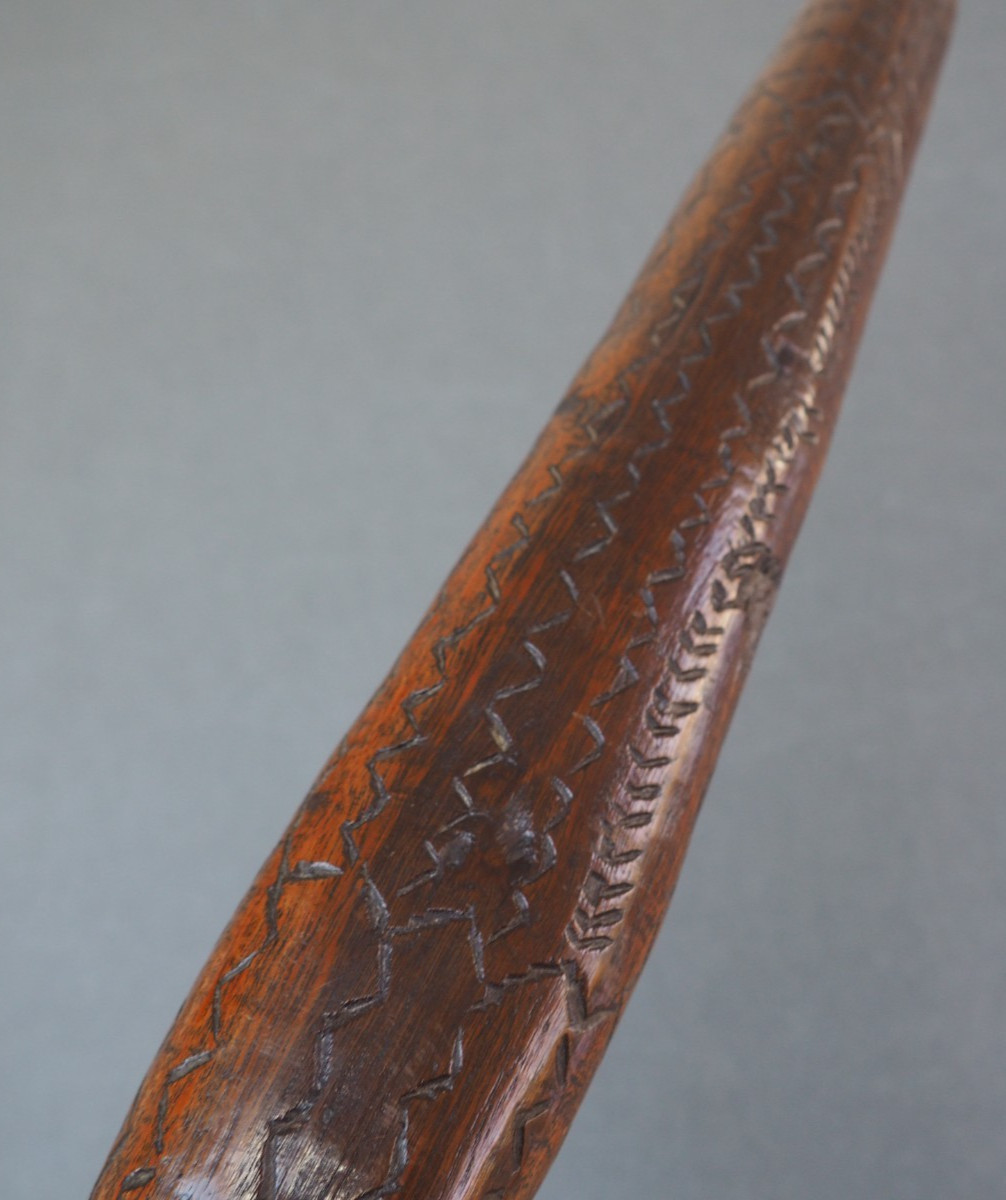 FINE ANTIQUE AUSTRALIAN ABORIGINAL TRIBAL ART CARVED WOODEN NULLA NULLA LEANGLE