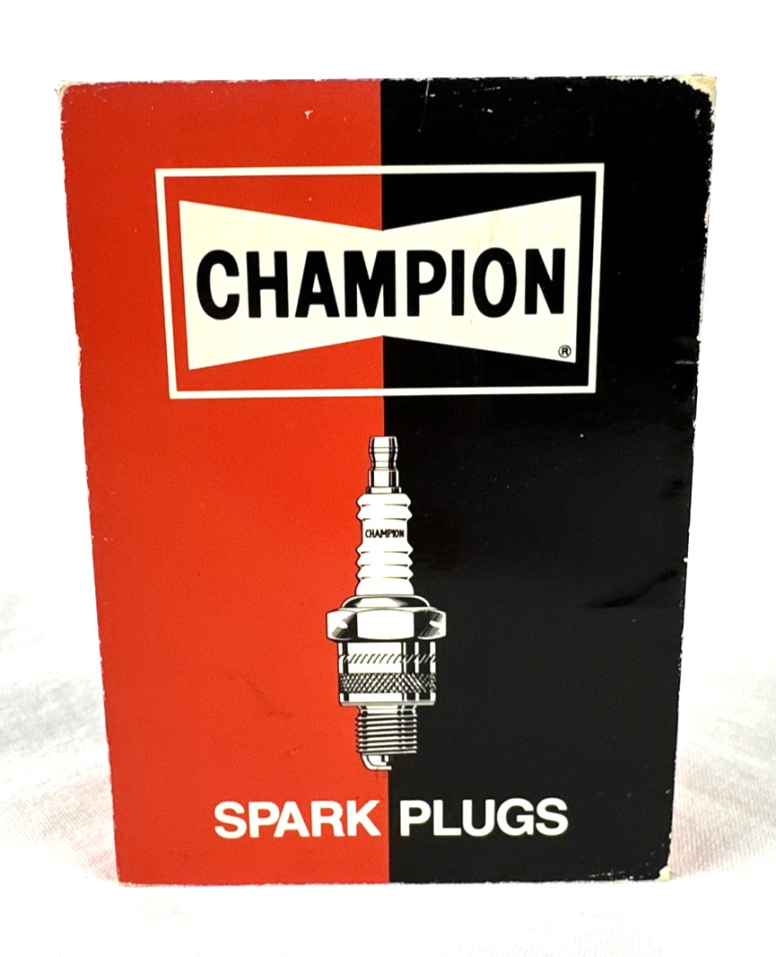 Vintage Champion Spark Plug Transistor Radio, Works (Video), Free Ship