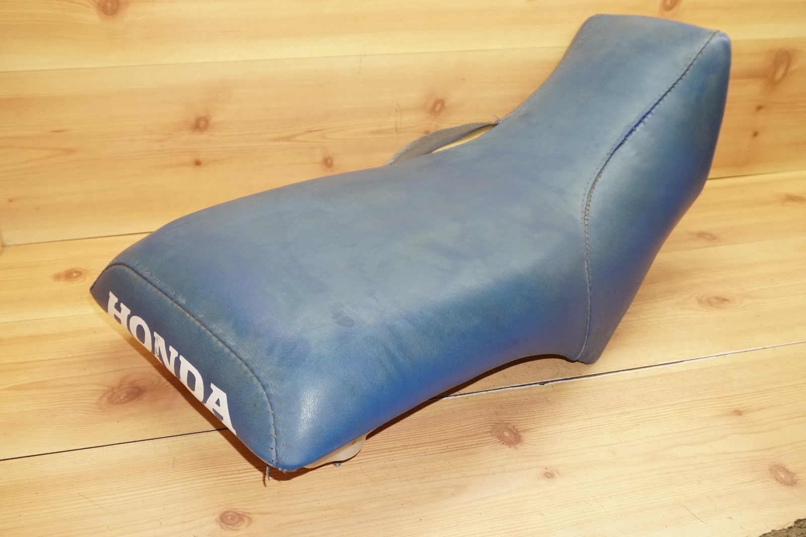 1983 1984 Honda ATC250R ATC250 ATC 250R OEM Seat Cover Foam Pan 77100-964-003