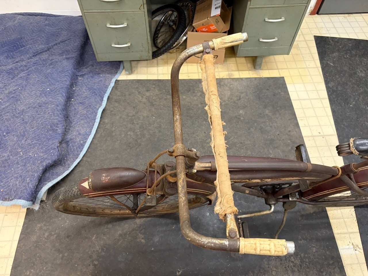 Rollfast RARE! Prewar Mens Bicycle Hanging Tank & Mouse Taillight Zep?