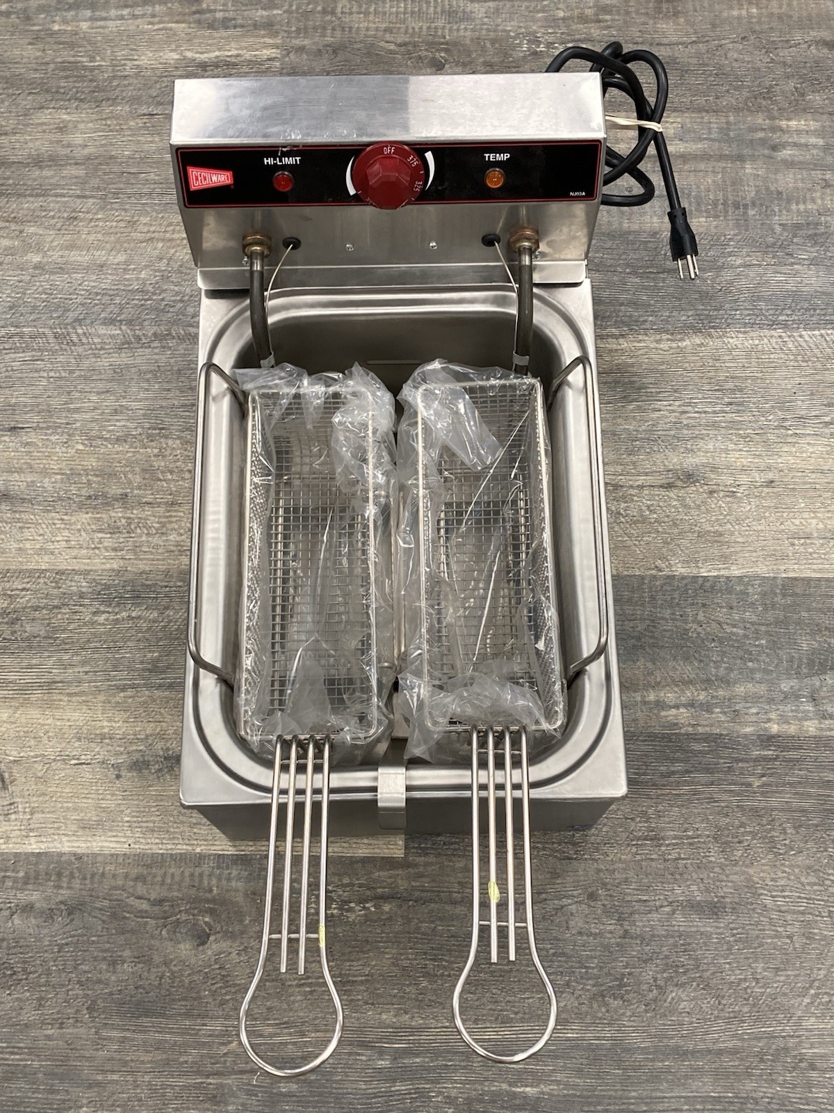 Grindmaster-Cecilware EL - 120 Cecilware Counter Top 15lb Electric Fryer