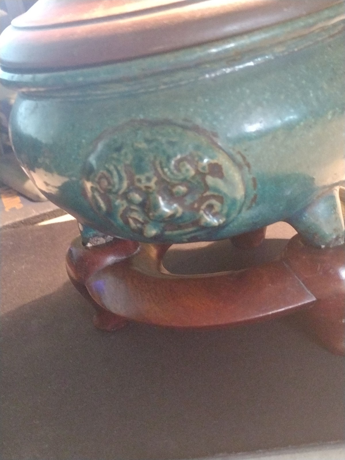 19th CENTURY CHINESE TURQUOISE GREEN GLAZED FOOTED FOO DOG CENSER * W/STAND