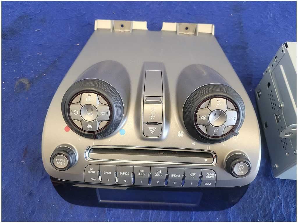 2011 Chevrolet Camaro SS Audio Info Screen Receiver Radio Face Plate 2811