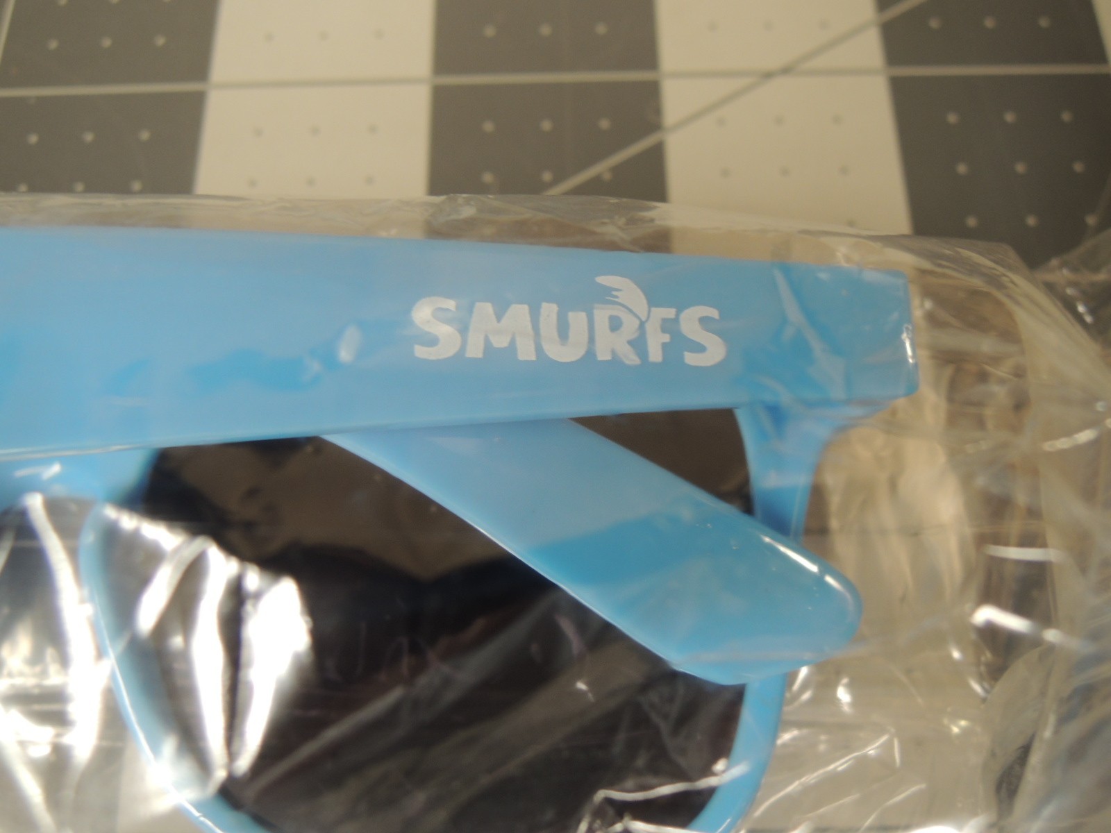 Genuine Smurfs Blue Promotional Sunglasses - NEW IN PACKAGE