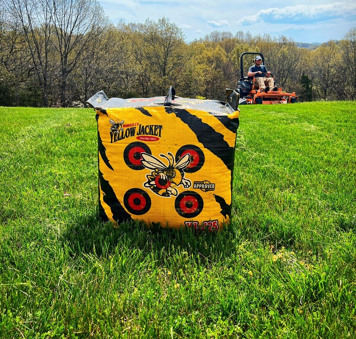 Morrell Yellow Jacket YJ-425 Archery Target Crossbow Compatible