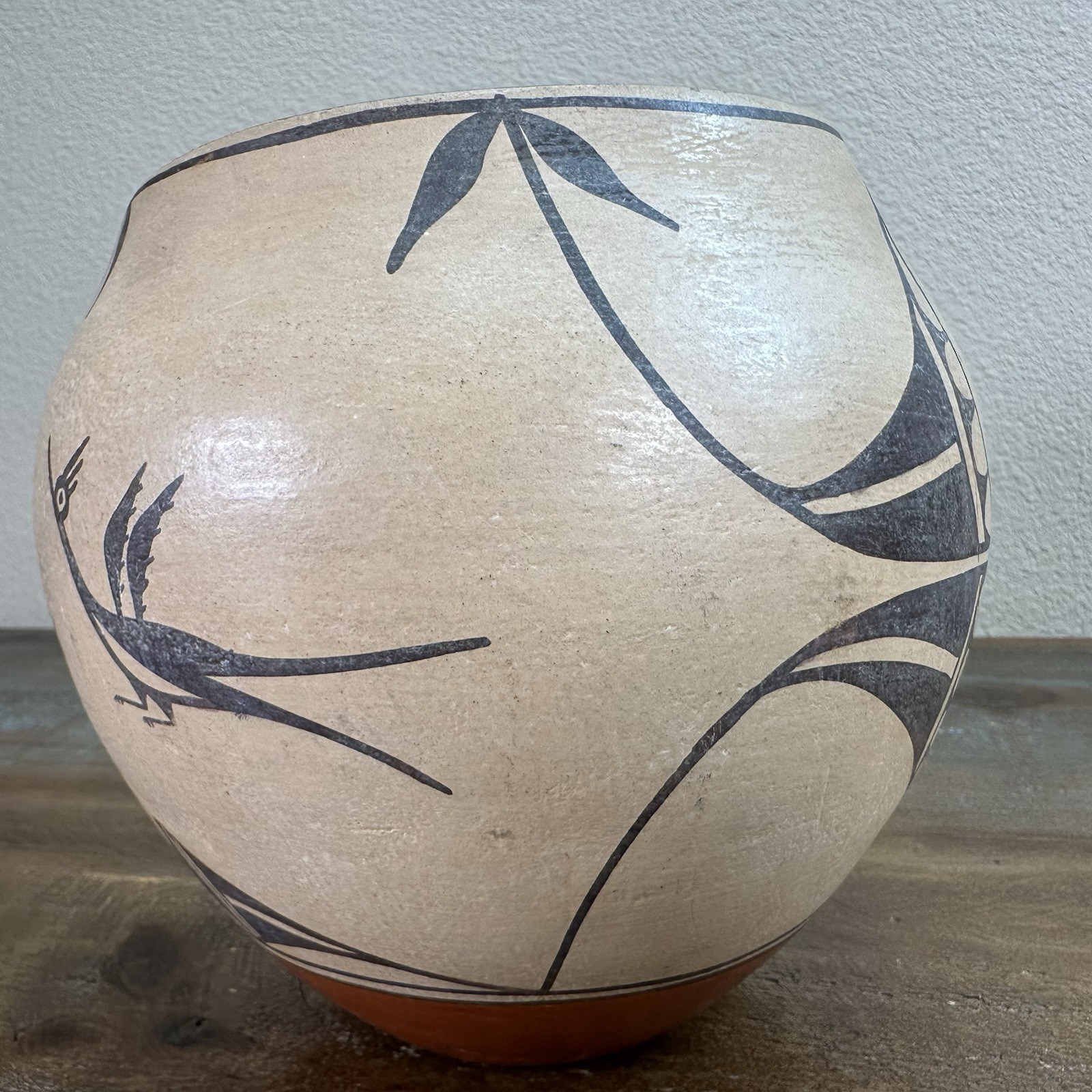 Unsigned Authentic New Mexico Zia Pueblo Indian Pottery Painted Bird Pot 7.5”