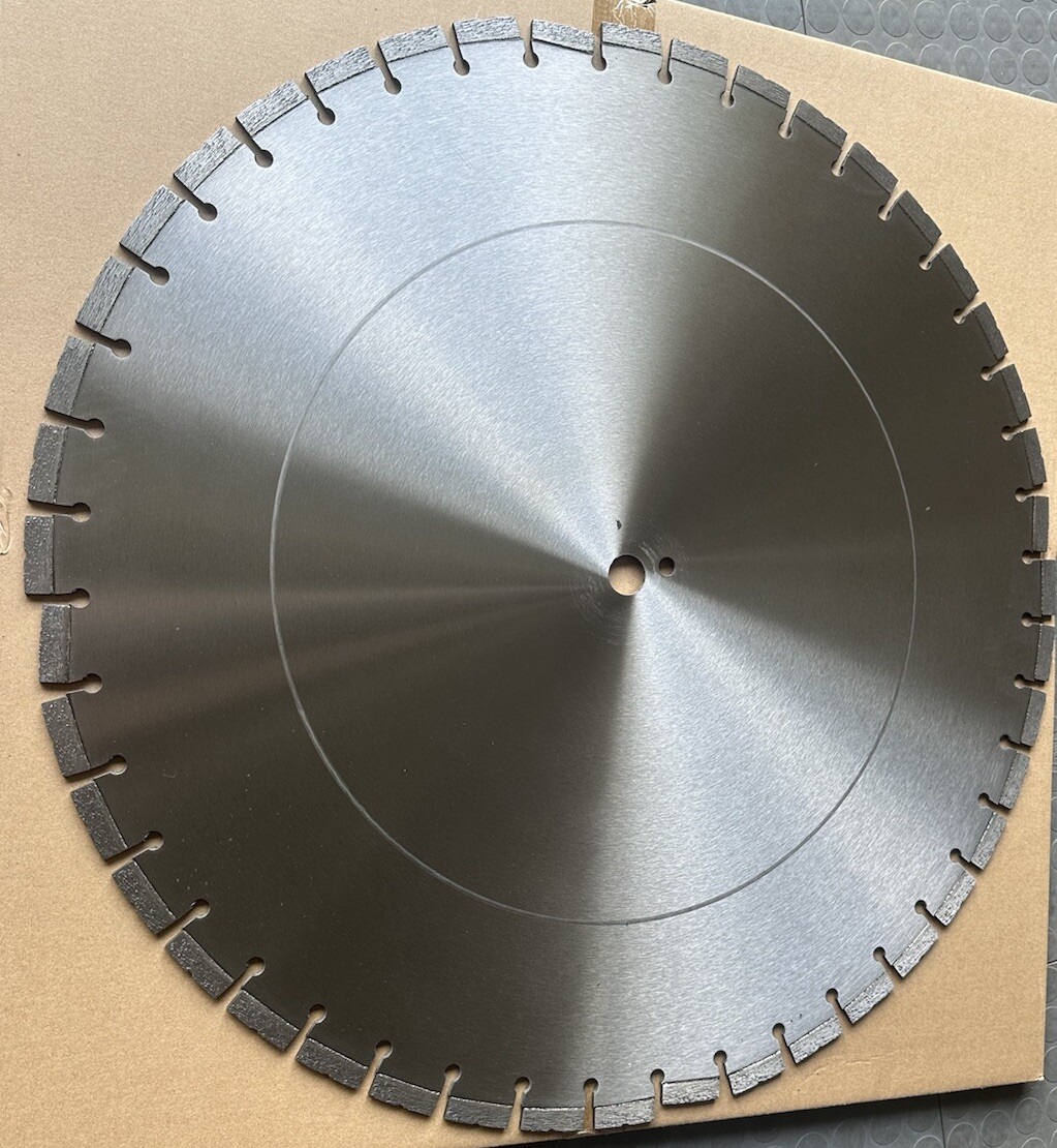 30 Inch High HP Diamond Blade For Concrete and Reinforced Concrete