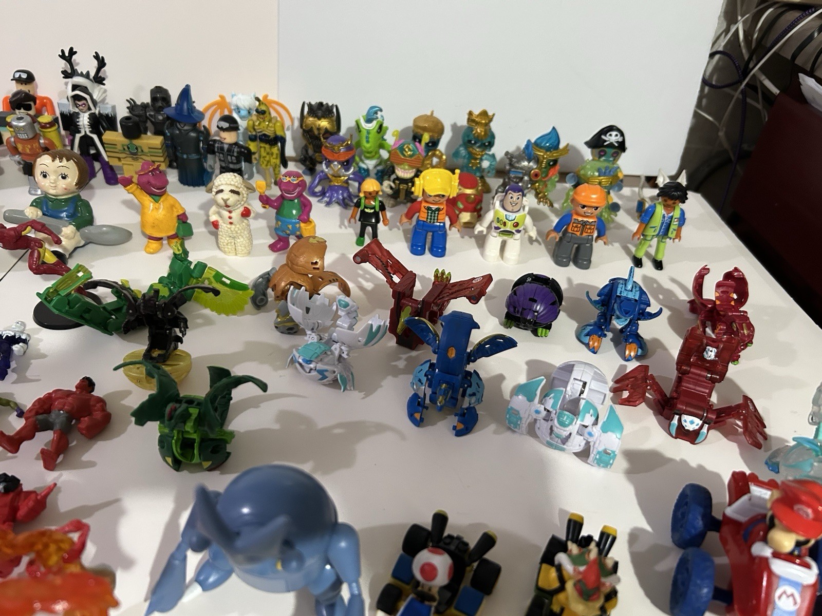 Random Mixed Lot Of Various Ítems Small,Medium Toys & Figures 171 Pieces