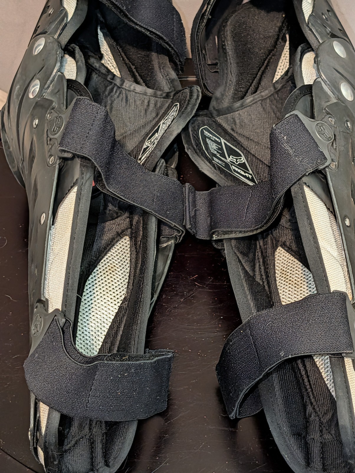 Fox Racing Titan Pro Knee Shin Guard One size fits most Black White