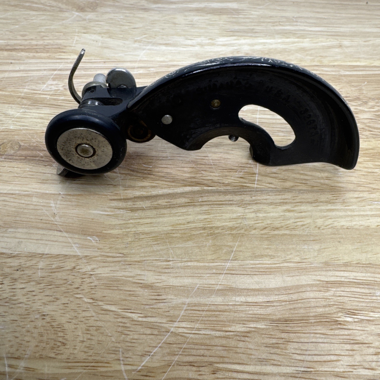 0RIGINAL Singer Sewing Machine 99 66 Bobbin Winder Assembly & Belt Guard