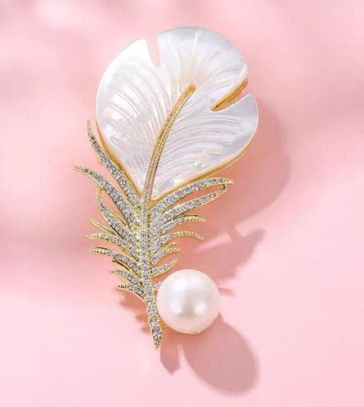 Seashells Rhinestone Pearl Feather Brooch Pin for Women Elegant Fashionable C...