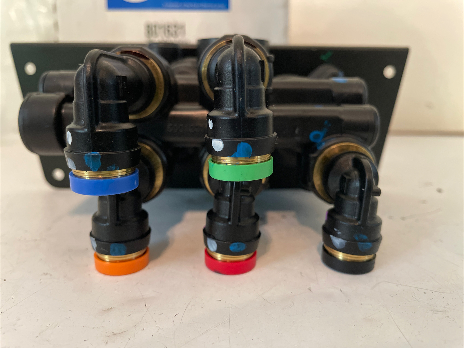 GENUINE BENDIX MV-3 AIR BRAKE DASH VALVE 801631 NEW OEM