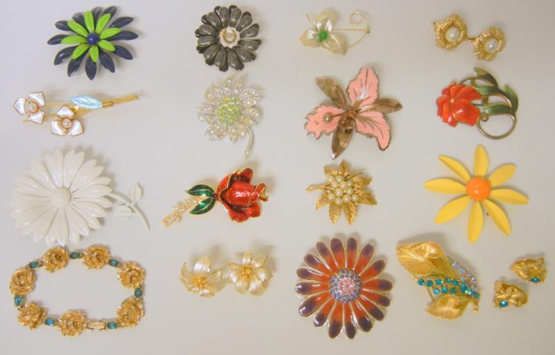 Vtg 40-60s Retro Large Enamel Rhinestone Flowers Pin Brooches Earrings 20 pc LOT