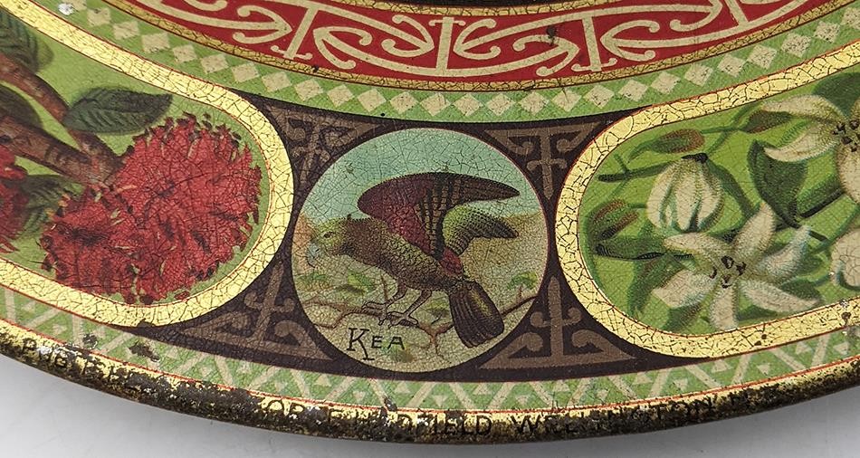 MAORI CHIEF NEW ZEALAND ILES ROTORUA PHOTOGRAPHIC TOLEWARE DISH c1901-1905