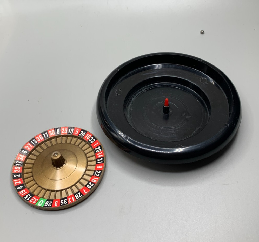 Vintage Travel Roulette Wheel Working Great K.N 645 Made In Hong Kong 5.5" 1971