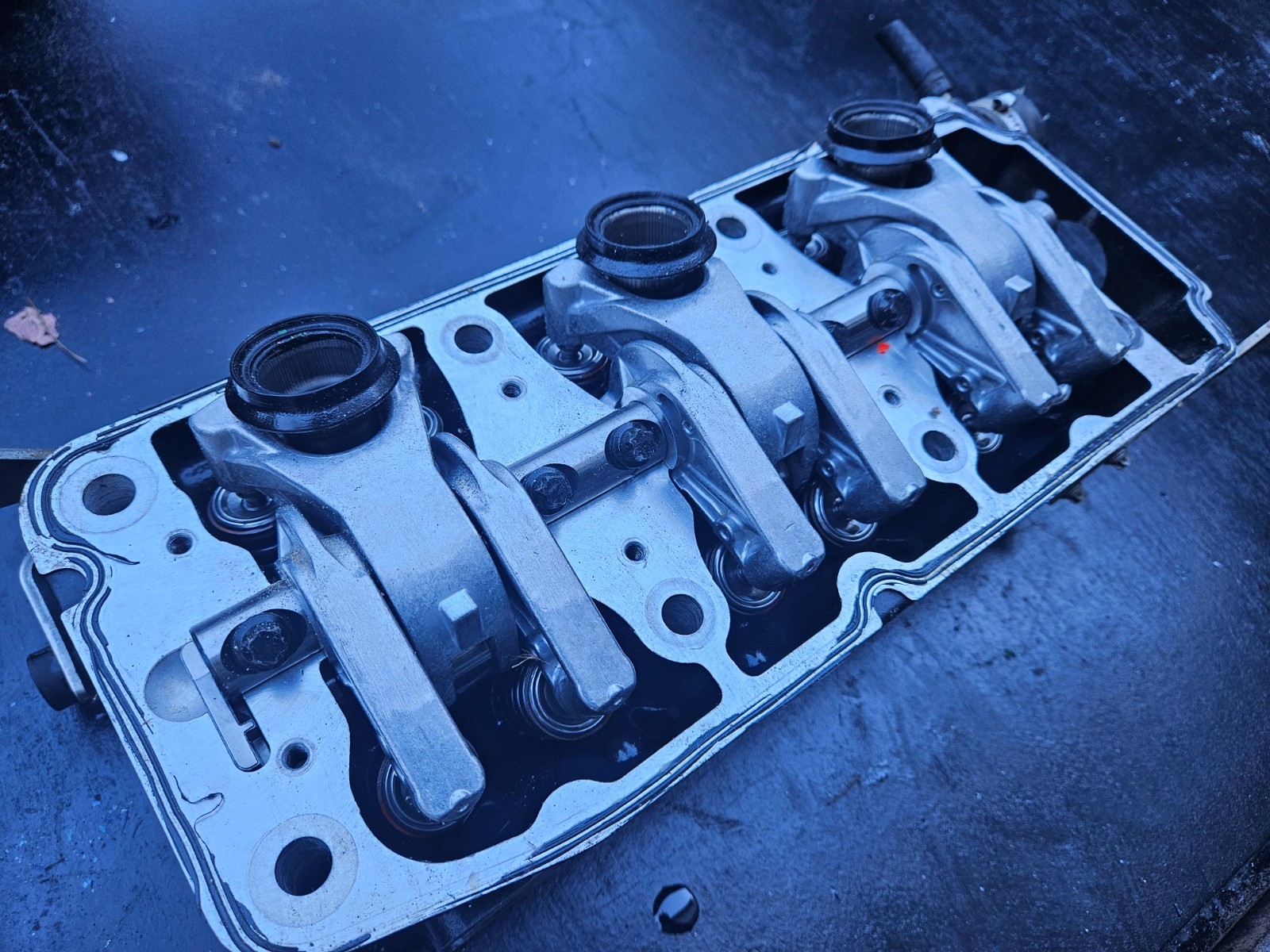 Sea Doo 2009 RXT 255 sc ENGINE TOP END HEAD VALVES VALVE FOR PARTS OR REPAIR