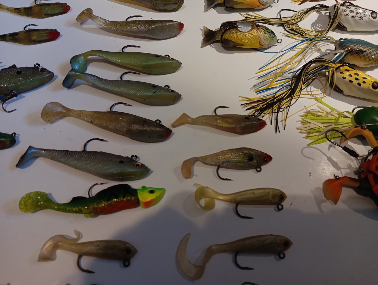 Lot of 43 Weedless & Rubber Lures Frogs, Turtle, Fish w/case