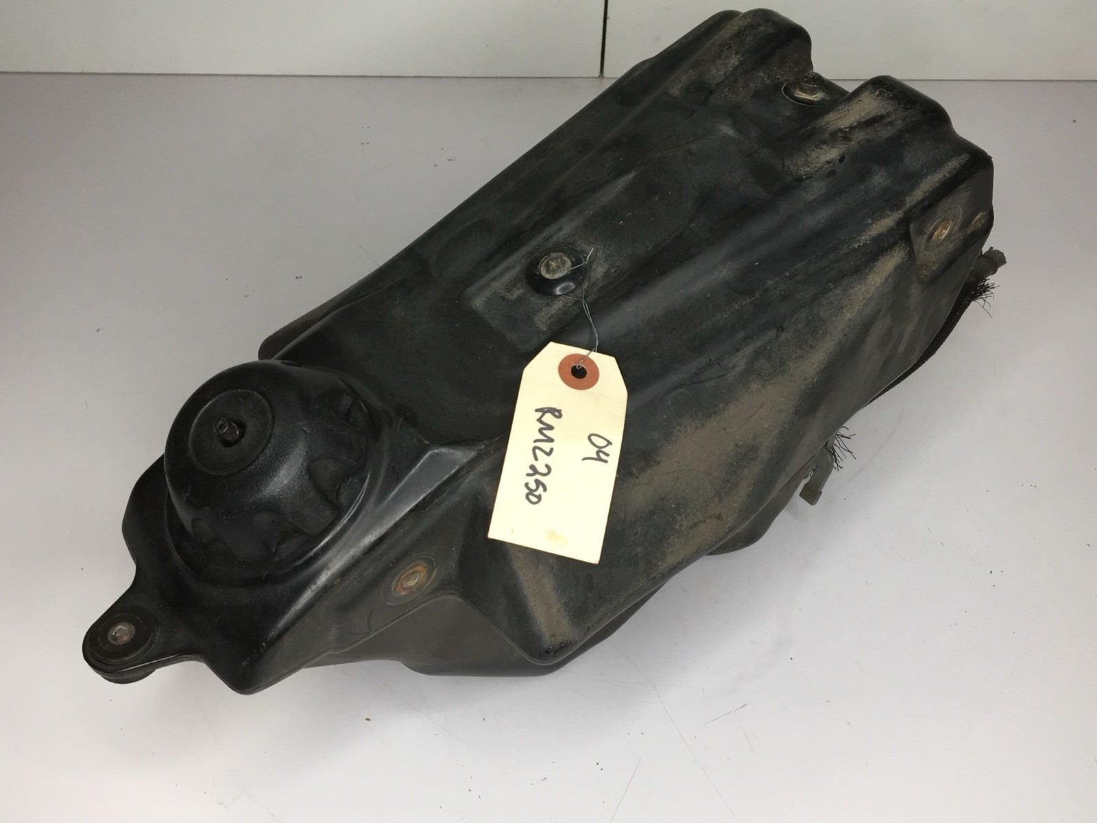 ☑️ 2004 04 Suzuki RMZ250 RMZ 250 OEM Petrol Fuel Gas Tank Canister Petcock Cap