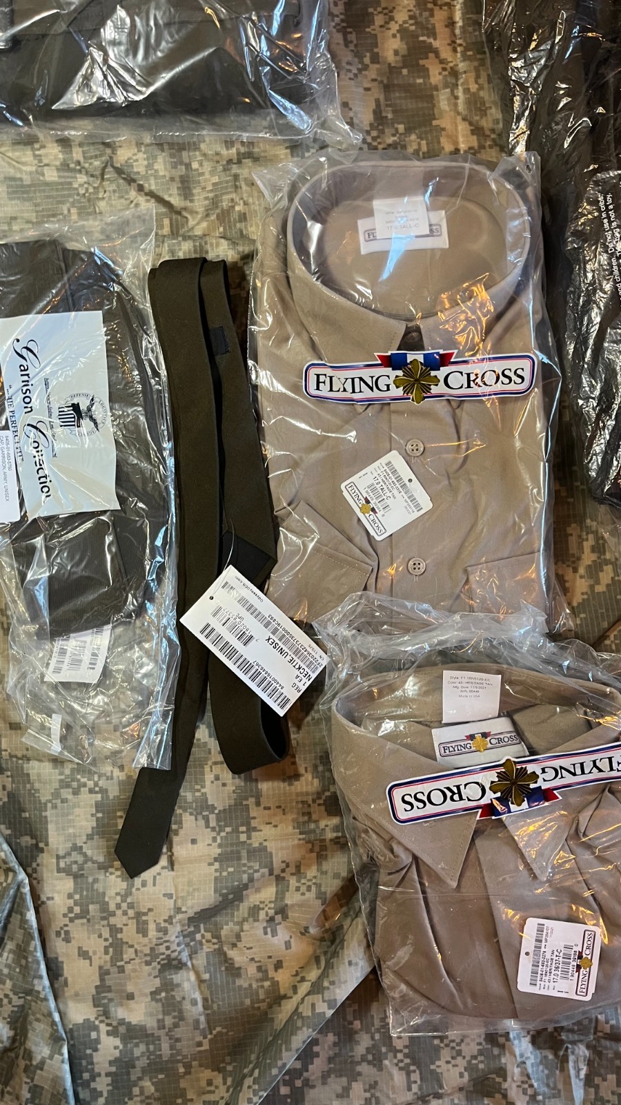 Army issue AGSU Military Service Uniform (NEVER WORN)