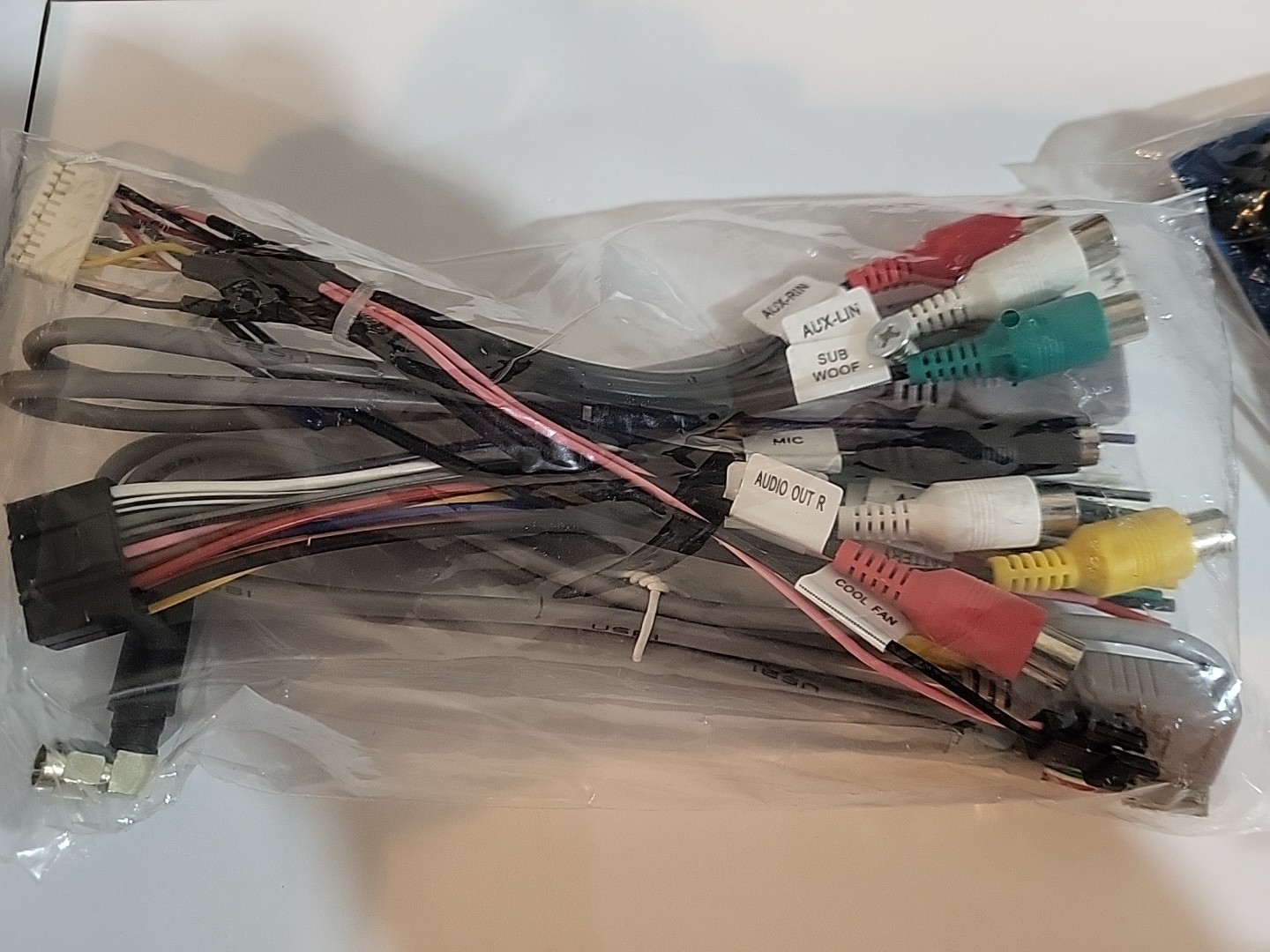 6+128GB 13 inch Double Din Touch Screen Android Car Stereo with Front (READ)