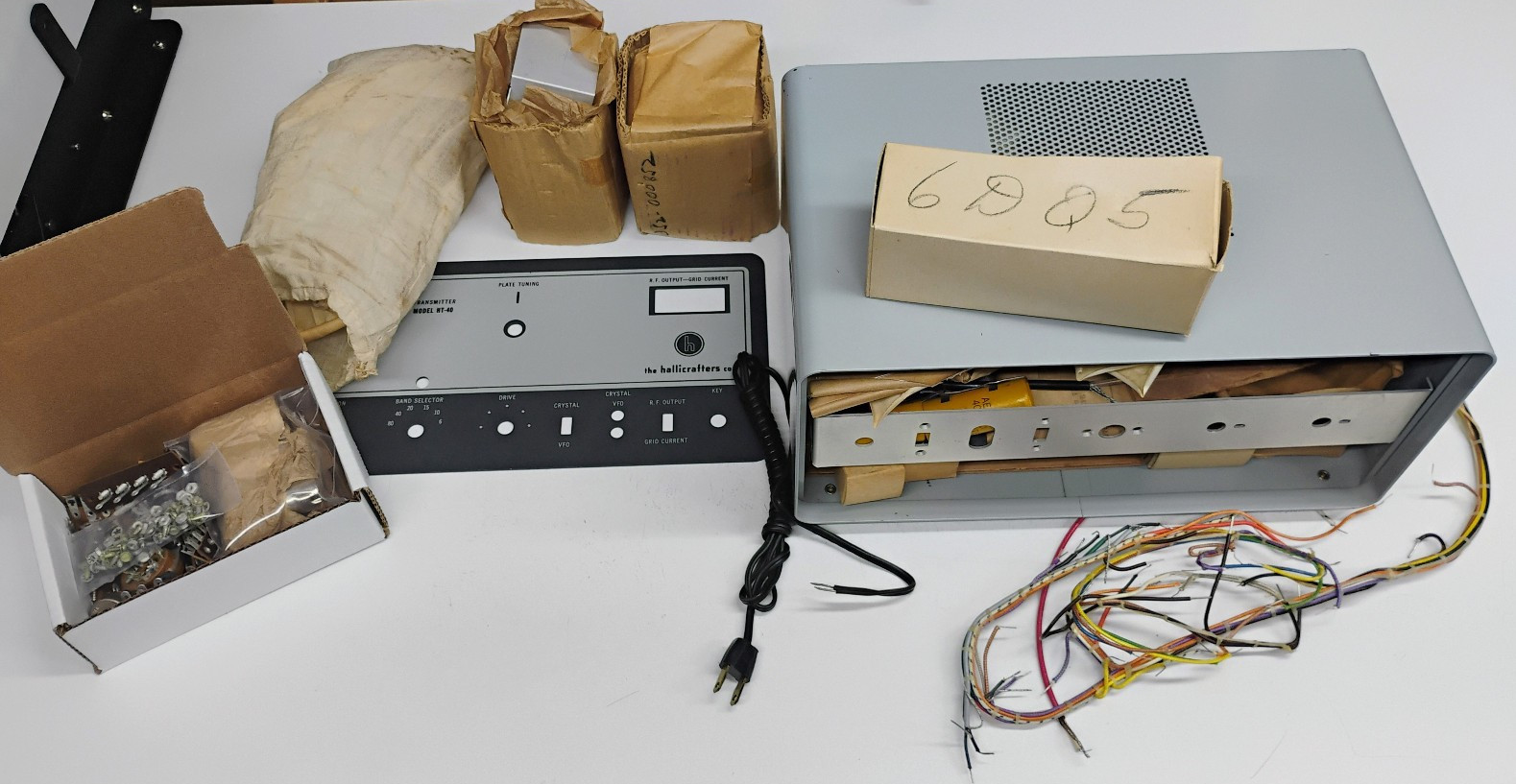 UNBUILT Halli-Kit HT-40K Transmitter. Rare, Vintage Hallicrafters Unbuilt Kit.