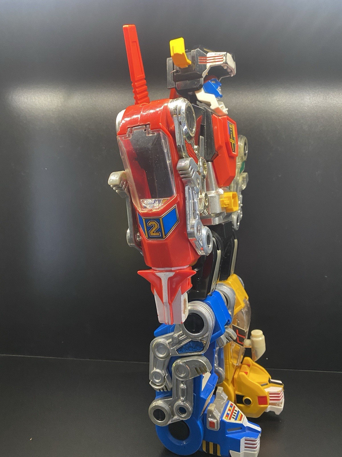 Panosh place Voltron vintage not complete