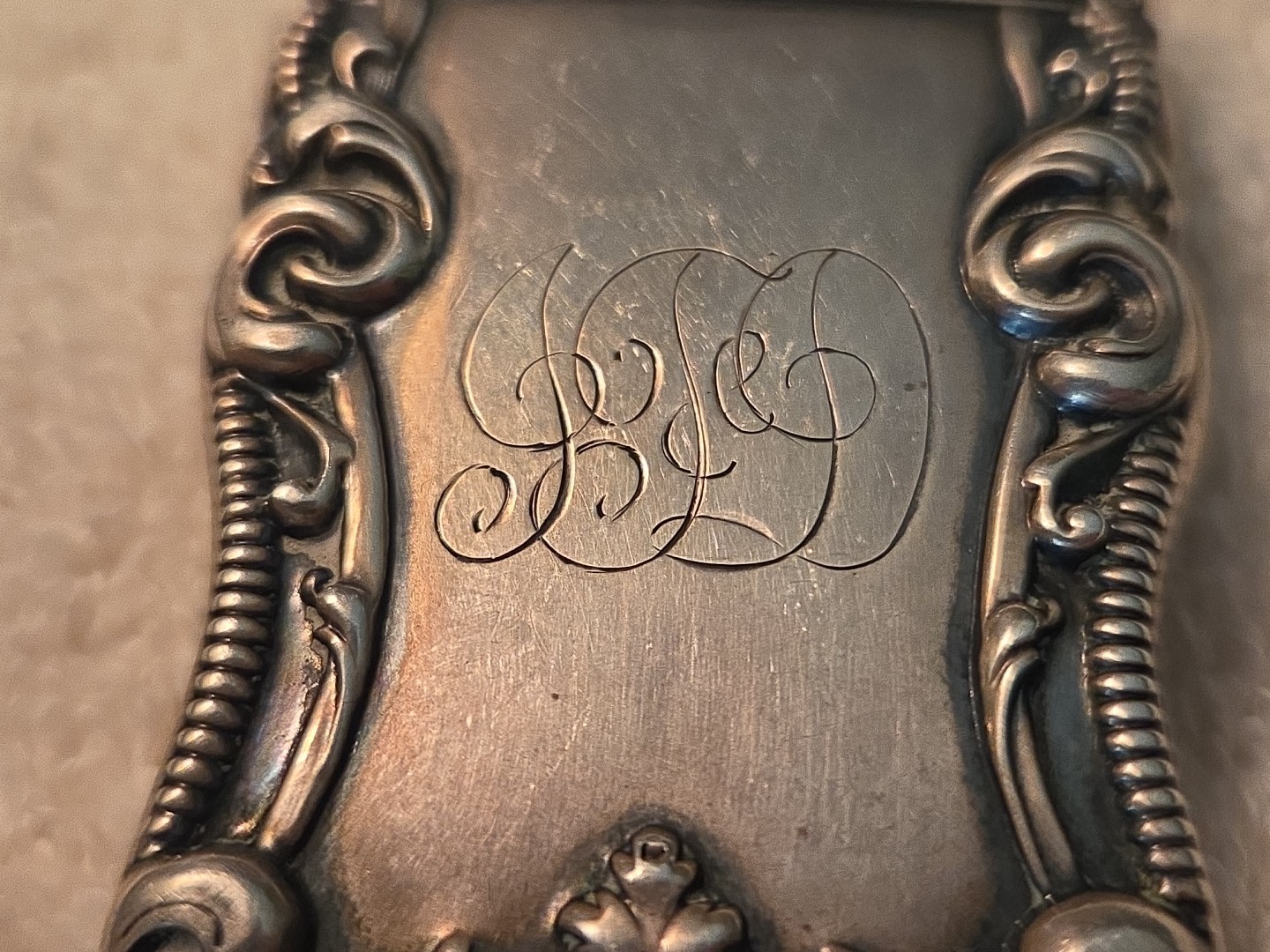 Art Nouveau sterling silver ornate MATCH SAFE VESTA CASE Lion/Gargoyle Head