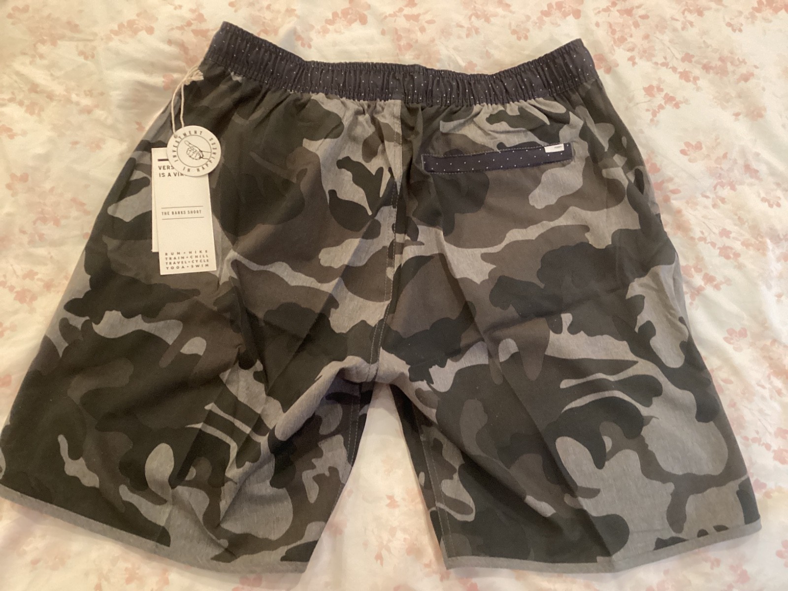 Vuori Men's, The banks short, grey camo, size large, new with tag on.