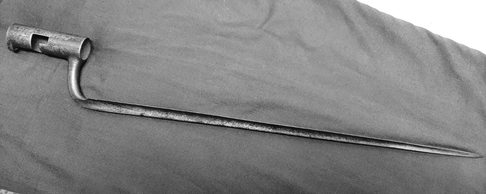 ***ANTIQUE ORIGINAL EARLY AMERICAN MUSKET/ RIFLE SOCKET BAYONET - UNMARKED***