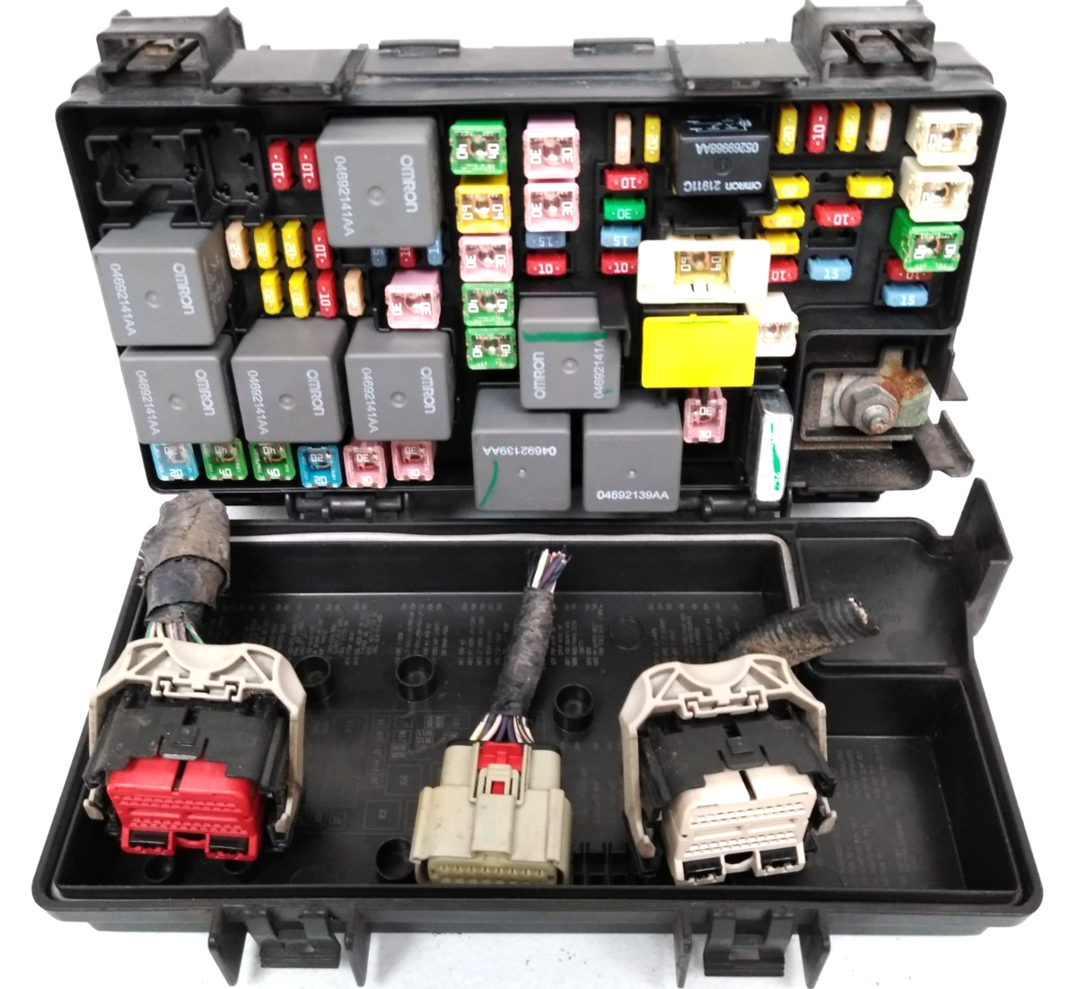 56049720AR Chrysler 2008 2009 Town & Country Fuse Box Engine Bay TIPM OEM J8