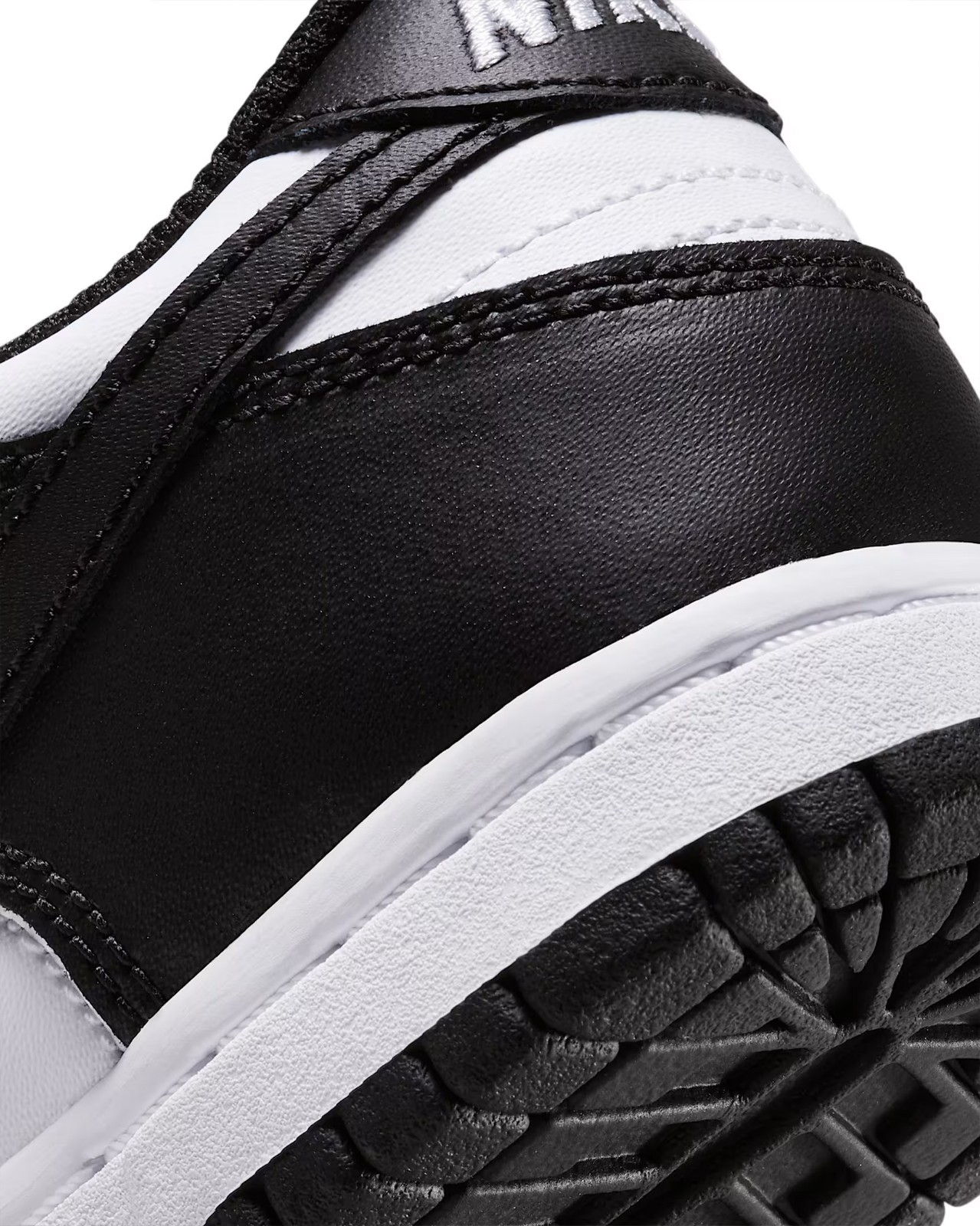 Nike Little Kids Black/White Dunk Low Sneaker Shoes, CW1588-100 (PS)