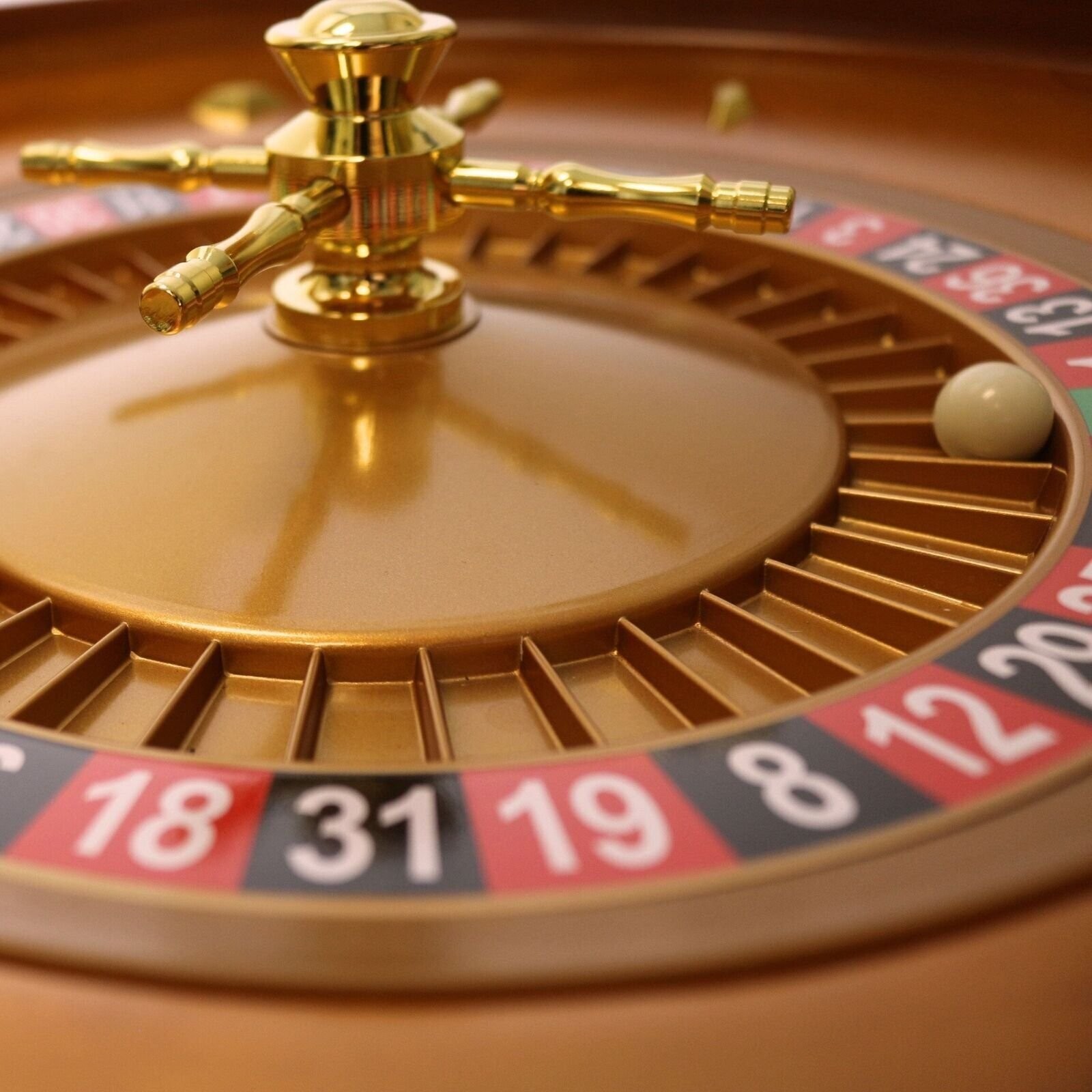 20" Solid Wood Roulette Wheel Set with 2 Balls - Home or Professional Use - NEW