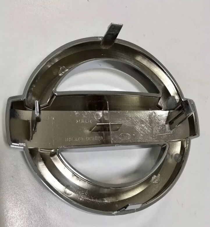 NEW OEM 2015-2018 NISSAN MAXIMA FRONT GRILLE EMBLEMS