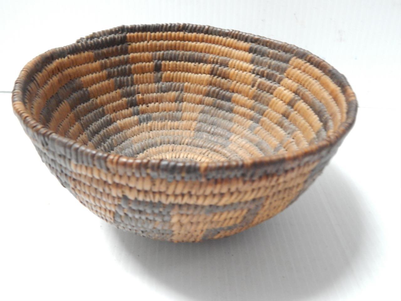 ANTIQUE PIMA INDIAN RARE WOMEN'S / CHILD'S HAT BASKET - MAZE DESIGNS - c.1890s